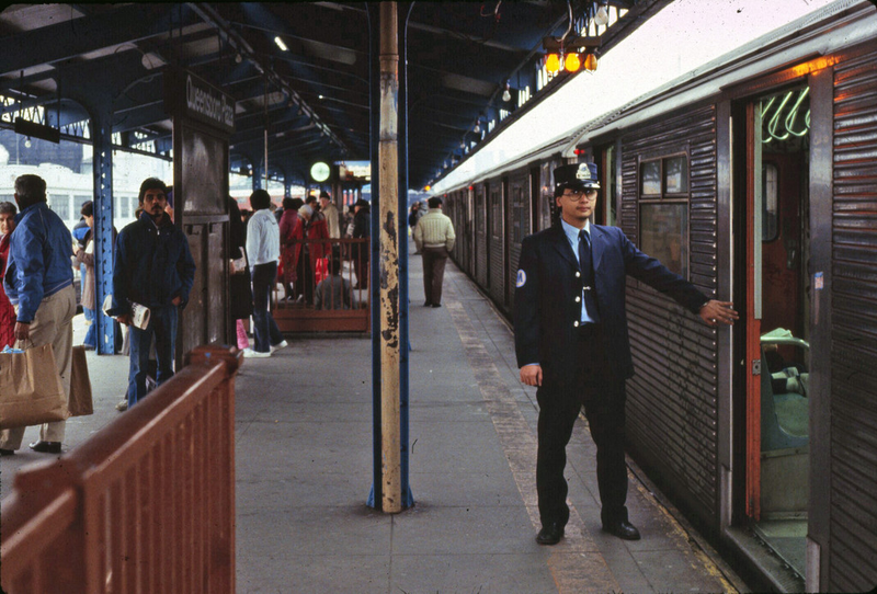 Illustration for article titled 37 Rare and Beautiful Images of the NYC Subway in the 1980s